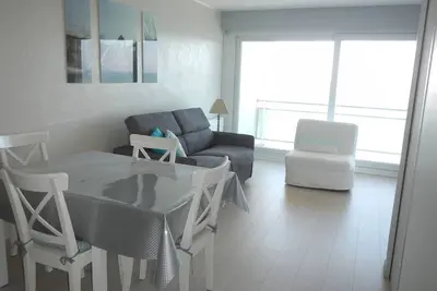 Image de Grand studio à louer face à la mer avec très belle vue panoramique.