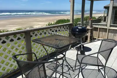 Image de Cottage de plage lune de miel classique. Privé, romantique, face à l'océan. Animaux acceptés.