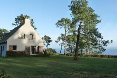 Image de Villa au Cap de la chèvre surplombant l'Océan, vue mer exceptionnelle.