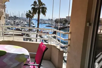 Image de Appartement vue sur le port et les voiliers, 100 m plage