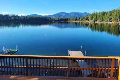 Image de La cabane sur le lac Nahwatzel - Venez en profiter!