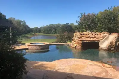 Image de Whitetail Ranch Manor Retreat 685 Acres!