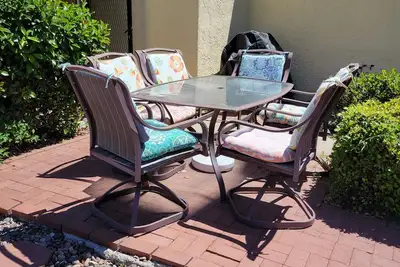 Image de Cette unité unique est disponible avec deux chambres et deux salles de bains avec un total