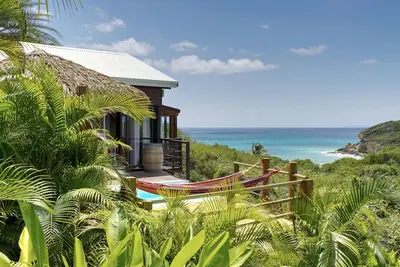 Image de Domaine Tipayoune à Sainte-Anne avec piscine et spa à 150m de la plage
