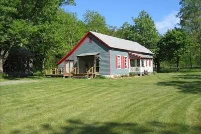 Image de Alone Mill Schoolhouse - Outdoor Lover's Paradise