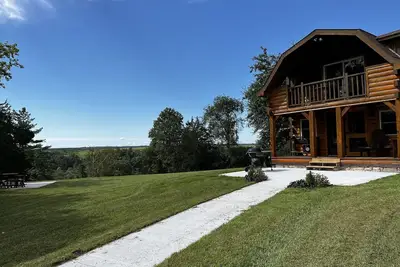 Image de Cabin Heritage Hideaway- Secluded Log