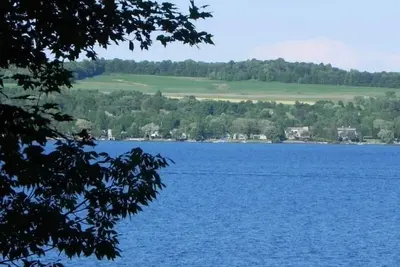 Image de Bord du lac-Emplacement spectaculaire-3 chambres au bord du lac- 1 semaine de choix disponible
