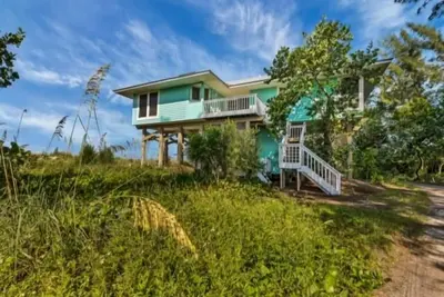 Image de Gulf Front 2br / 2ba dans une communauté fermée avec piscine et courts de tennis! Quatre Mers, # 2112, Gulf Front Palm Island