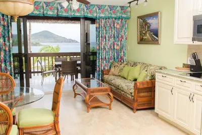 Image de Brand New Two Bedroom Villa sur la plage: Elegance européenne dans le réglage des Caraïbes