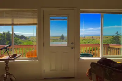 Image de Sandcastle Maison de vacances, au coeur de Long Beach avec vue spectaculaire sur l'océan.