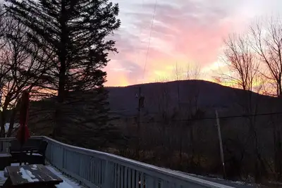 Image de Catskill Mountain Retreat --- Très bien situé, très privé, Hugh Deck, bain à remous