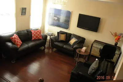 Image de 5 Br 4 Ba - un bloc de permis de stationnement gratuit de la Bibliothèque du Congrès - Capitol Hill