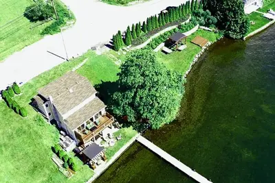 Image de Hayes Hideaway, «L'évasion parfaite au bord du lac»