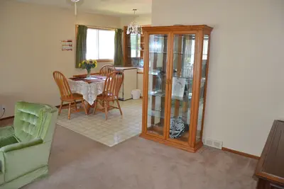 Image de Accueil familial, 2chambres avec un lit queen dans eachroom, grand living