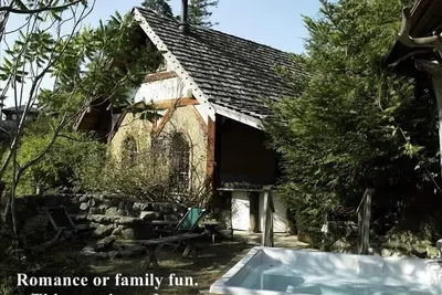 Image de Célèbre Gnome Maison Chalet Amazing 140 Acre Cadre privée