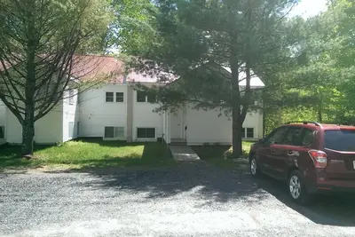 Image de Condo d'une chambre à la base de la route d'accès Sugarbush