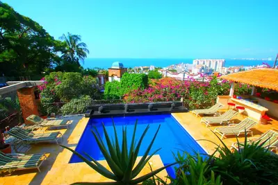 Image de 99 $ / nt / rm Excellent emplacement -Vues - Piscine