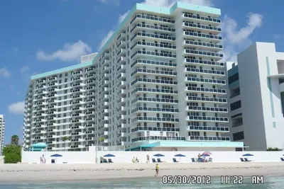 Image de Oceanfront 2bdrm / 2bath Wifi parking gratuit gratuit