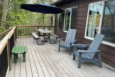 Image de Charleston Lake Front Chambre 4 Chambre, à quelques minutes du parc provincial