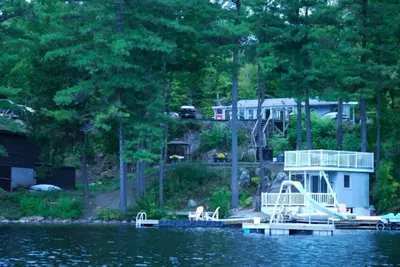 Image de Propriété au bord du lac toute l'année sur le magnifique lac de Charleston