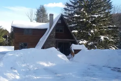 Image de A-Frame confortable près des pistes de ski et des pistes Vast