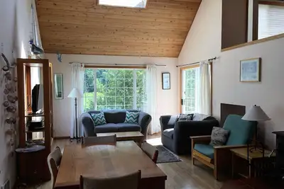 Image de Calme, promenade facile à la ville ou à la plage. Convient aux familles - Piscine en été.