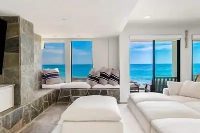 Image de Maison de luxe sur la plage de Malibu - Disponible à court ou à long terme