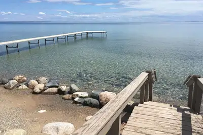 Image de Grand Traverse Bay Waterfront Retreat Parfait pour les grands groupes, pour 20 personnes