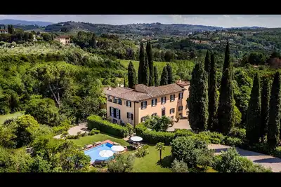 Image de Magnifique 8bd-8. Villa 5ba Avec Piscine CHAUFFÉE À 1 Mille Du Coeur De Florence!