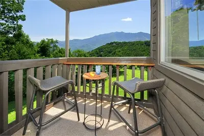 Image de Magnifique condo avec vue sur la montagne 89 $. 00 par nuit pour 4 personnes