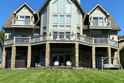 Image de Belle 7 Chambre Accueil Lakefront environs de Mountain et Attractions