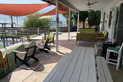 Image de Maison au bord de l'eau avec quai Great Bass Fishing! ! ! !