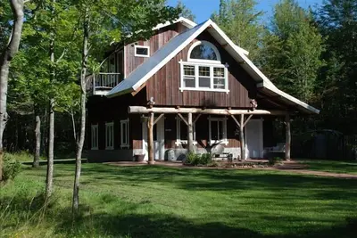 Image de Cabine spéciale artisanale magique d'automne sur 20 acres présentée dans des livres / magazines