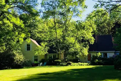 Image de Appartement Exécutif / Jardin Entièrement Meublé À Falmouth, Maine