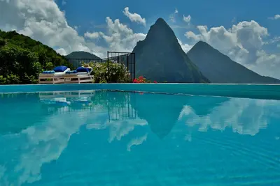 Image de Grand et magnifique Tamarind House and cottage