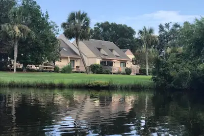 Image de Hou La La! \"King of Queens Grant\" et les animaux de compagnie, les dates 2019 se remplissent rapidement!