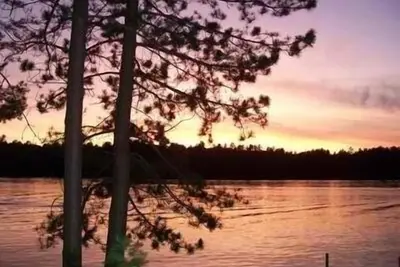 Image de Executive Home Sur Eagle River Chain