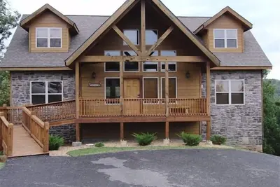 Image de 6 Br 6 Ba Cabin dort 22 personnes par Silver Dollar City!