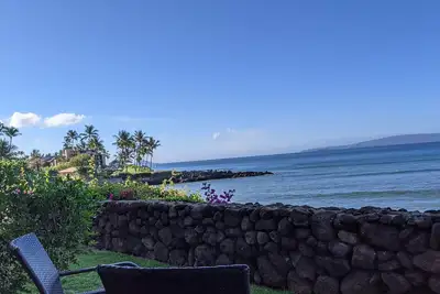 Image de Superbe vue sur l'océan! Mis à jour. À pied des plages, des restaurants et des magasins. WiFi et parking