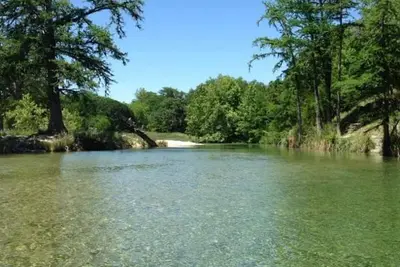 Image de River Est Votre Cour!