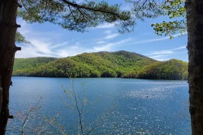 Image de Belle Lake Nantahala Home-Lakefront avec vue imprenable-privé