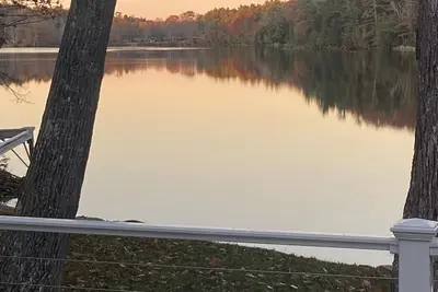Image de Nouveau chalet au bord du lac haut de gamme près de Bar Harbor et Acadia! Luxe et confort!