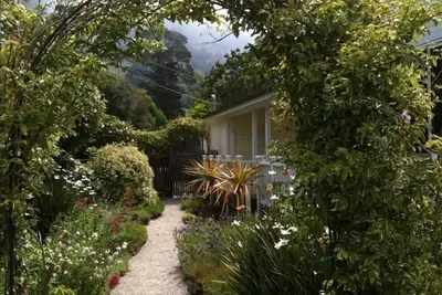 Image de Ensoleillé Stinson Beach - Hot Tub, Cheminée, Jardin et Fire Pit