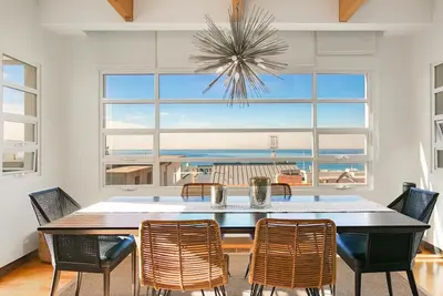 Image de Ultra Luxurious 3br - Emplacement incroyable et vues imprenables - 1 pâté de maisons de Beac