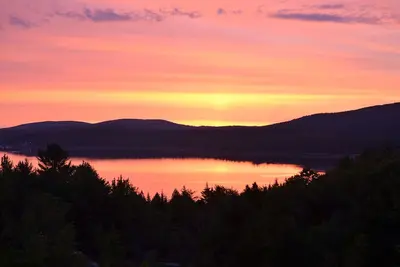 Image de Captains Quarters-Accueil moderne avec vue sur l'océan près d'Acadia & Bar Harbor.