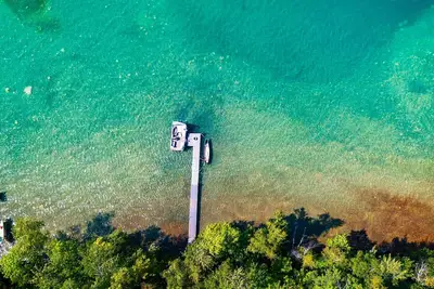 Image de Jusqu'à North Paradise sur Pristine Sugar Lake