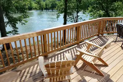 Cabine du château vert sur la rivière Shenandoah