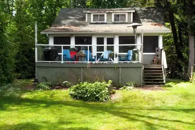 Image de Canotier et paradis de la pêche sur la rivière Trent-Severn juste en haut du lac Sparrow