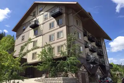 Image de Condo de luxe près de la télécabine de ski