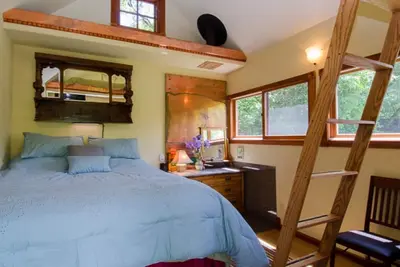 Image de Emplacement idéal Mt, intelligent, adorable, compact, proche des randonnées, bonne nourriture, belle.